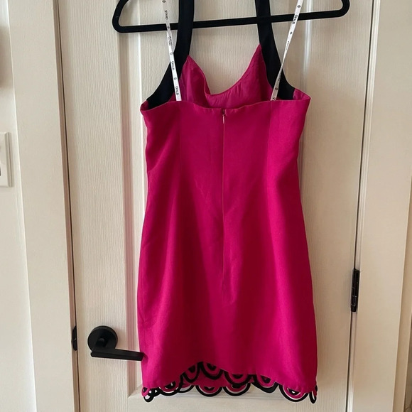 Vintage 90s Barbiecore pink halter mini dress with black strap and scalloped hem - Picture 4 of 5